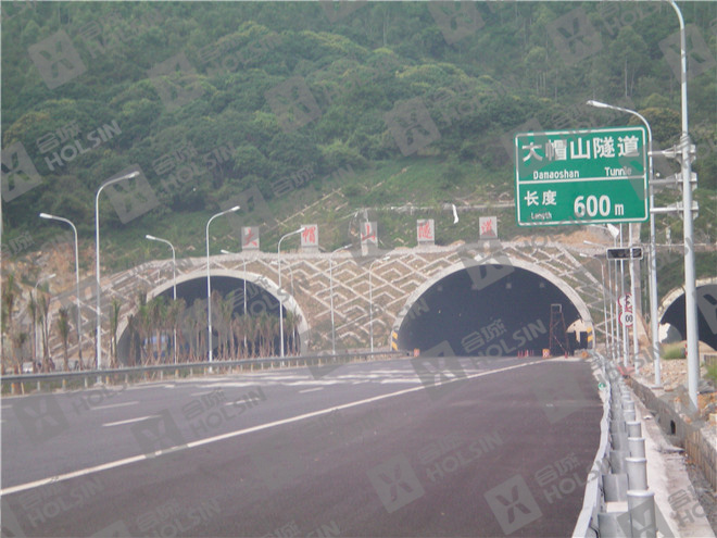 泉厦扩建高速大帽山隧道